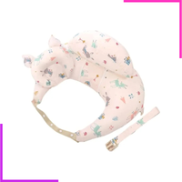 Coussin allaitement ergonomique bébé à motif forestier.
