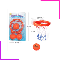 Mini panier de basket de bain avec ventouses et trois petites balles orange.